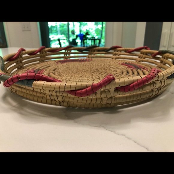 Tray Coiled Basket, Handwoven (?) 15" x 14" x 2" - Picture 3 of 4